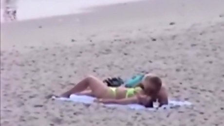 Big Booty Beach Makeout